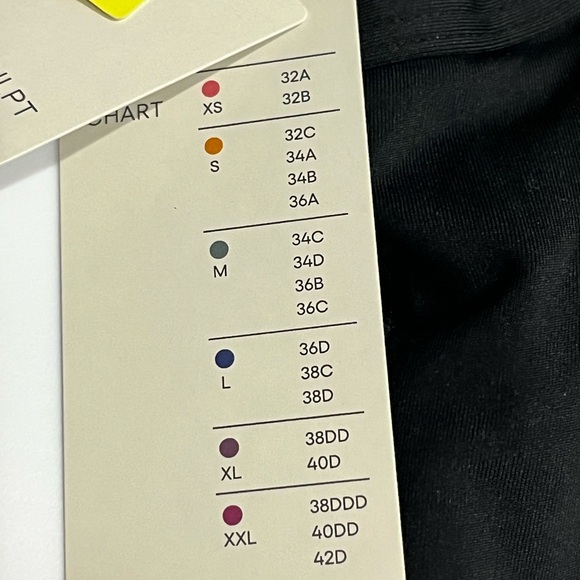 NWT Light Support Brushed Sculpt Asymmetrical Sports Bra - Black M - Picture 12 of 12